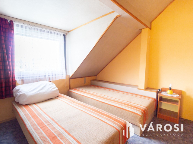 Eladó 3 szintes családi ház Zamárdiban