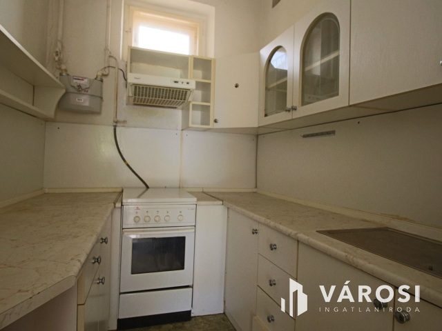 Békéscsaba belvárosában polgári családi ház eladó