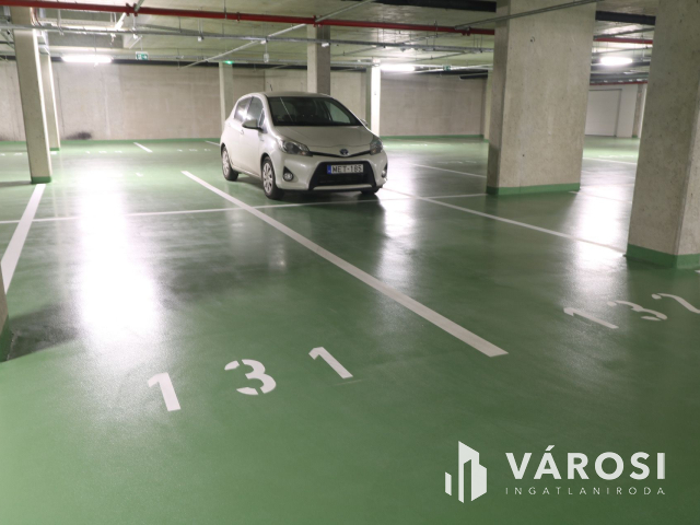Cédrusban , teremgarázsban parkolók,kiadók.