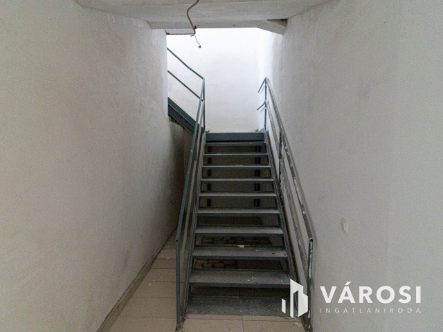 30 fős munkásszálló, hotel Csepel-Gyártelepen!