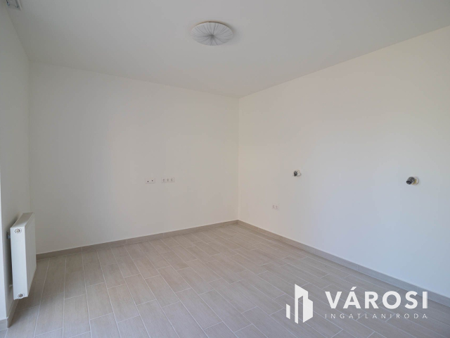 Kulcsrakész lakás Péterhegyen D-1-6