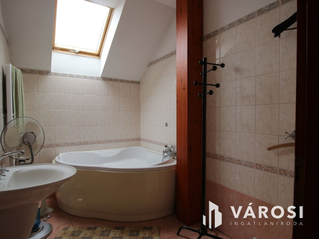 Befektetésre alkalmas családi ház eladó!