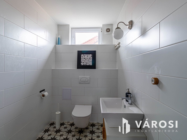 Tágas terekkel rendelkező Baktói családi ház