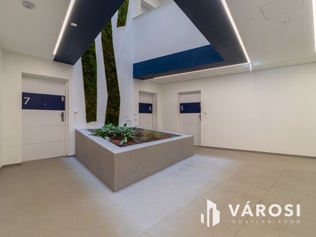 Bútorozott Luxuslakás Balatonföldváron – Azonnal költözhető