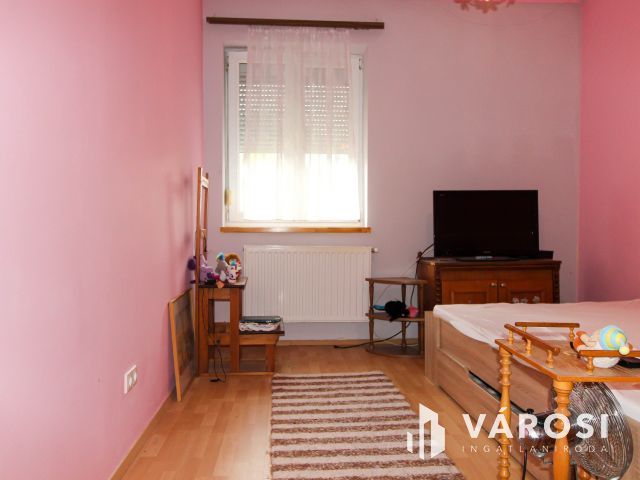 Napellemes ház Dömösön, elérhető áron