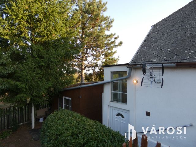 Ecséri templomrom (Révfülöp) közelében nyaraló eladó