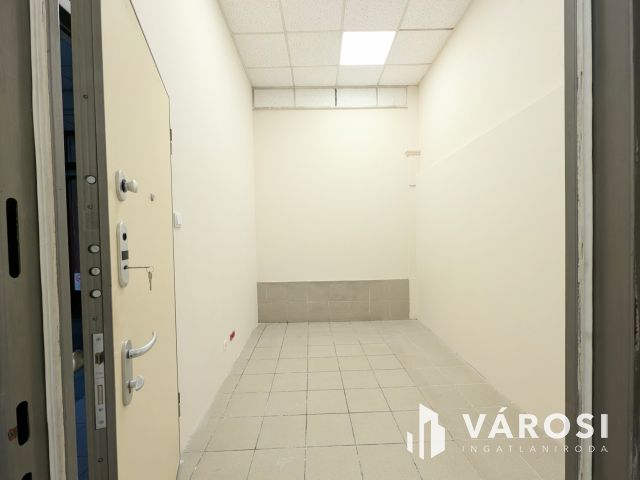 Belvárosi  2 szintes üzlethelyiség kiadó!