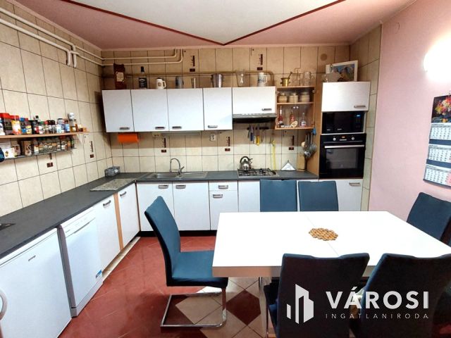 Szép kertben két nagy ingatlan egy áráért Csabrendeken