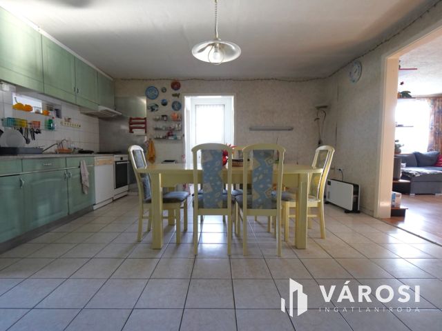 Telephely ár alatt Esztergomban!