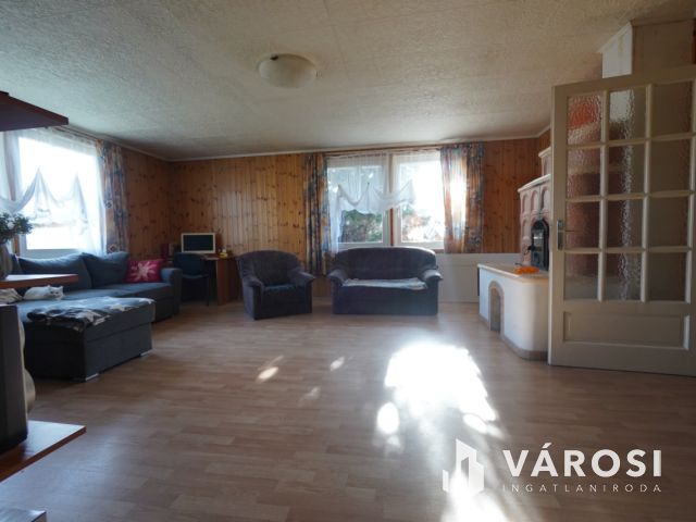 Telephely ár alatt Esztergomban!