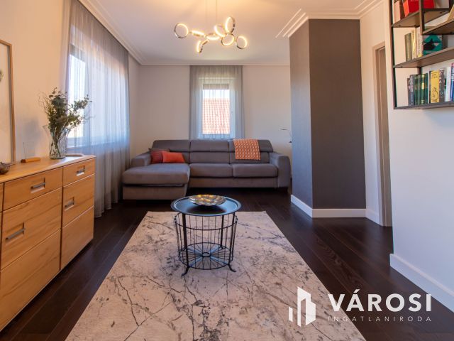 Mediterrán luxusvilla Érd Fenyves-Parkvárosban