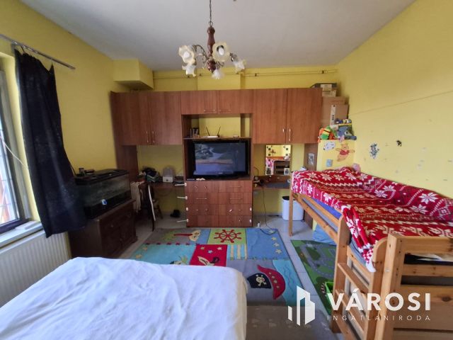 Működő DISCÓ épület, autószerelő műhely, telephely egyben