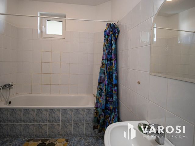 Kiváló lehetőség irodának, lakásnak Győr Baross híd lábánál