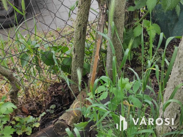 Telek, bazaltkő építőanyaggal Kékkúton eladó