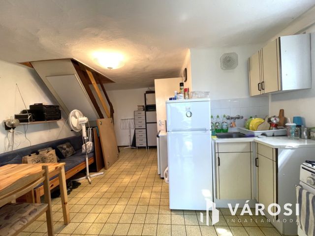 Természetközeli  kis ház nagy kerttel, horgásztó közelében