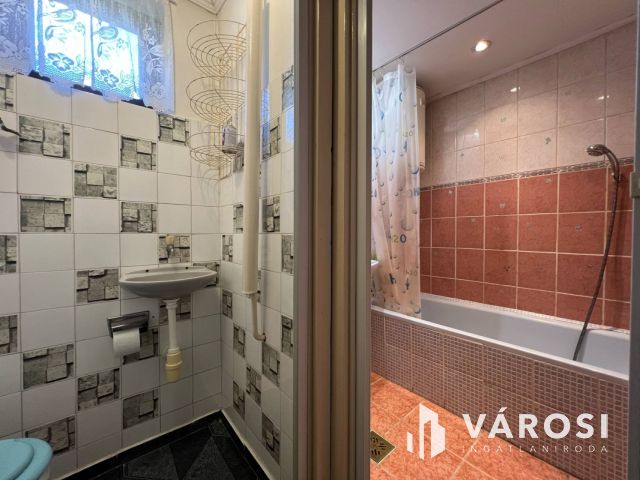 Kétgenerációs, külön bejáratú hangulatos otthon