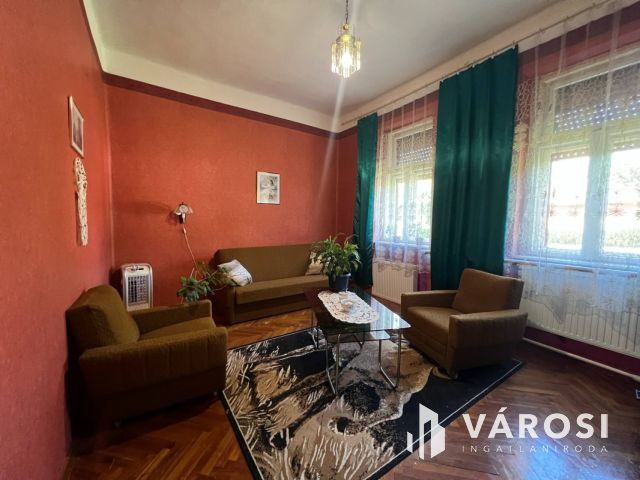 Kétgenerációs, külön bejáratú hangulatos otthon