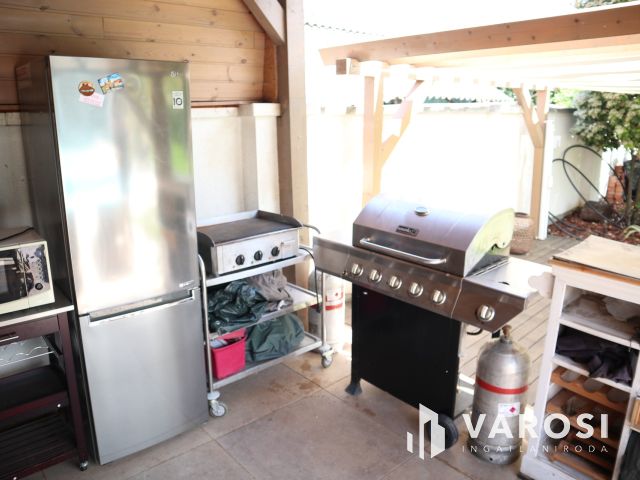 Újszeged csendes utcájában Exkluzív családi ház!