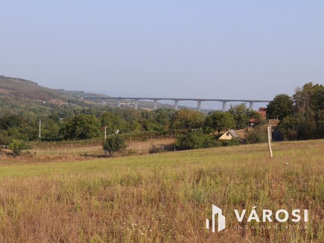 Panorámás belterületi telek Kerekiben