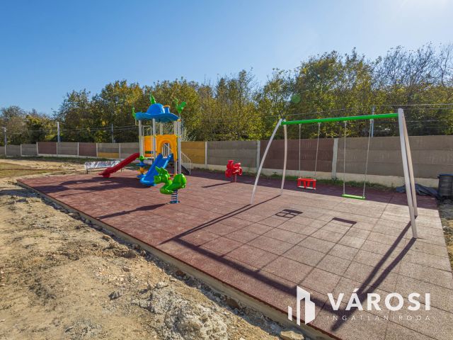 Kulcsrakész lakás Péterhegyen A-F-3