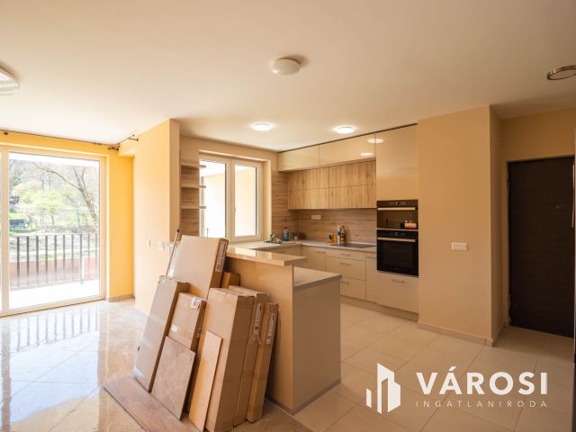 Kulcsrakész lakás Péterhegyen A-F-3