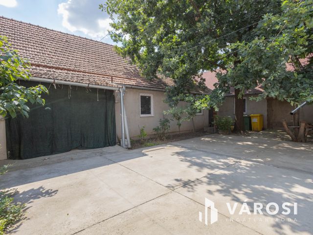 Nagy családi ház a város központjában