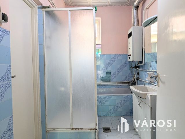 3 szobás nagy konyhás téglaház kisvárosban!