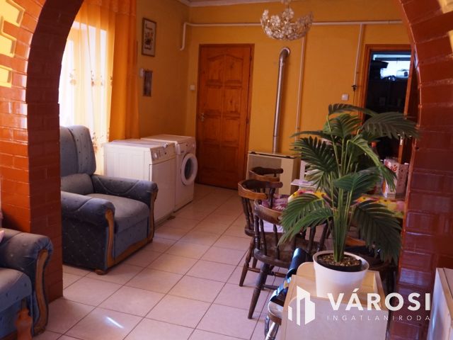 Családi ház remek helyen Vásárhelyen