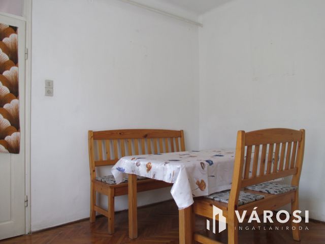 Kétgenerációs családi ház a faluközpont közelében