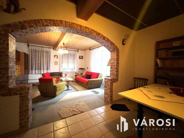 Tótkomlós belvárosában 3 szobás, jó elrendezésű ház eladó
