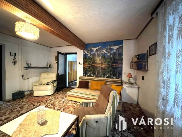 Tótkomlós belvárosában 3 szobás, jó elrendezésű ház eladó