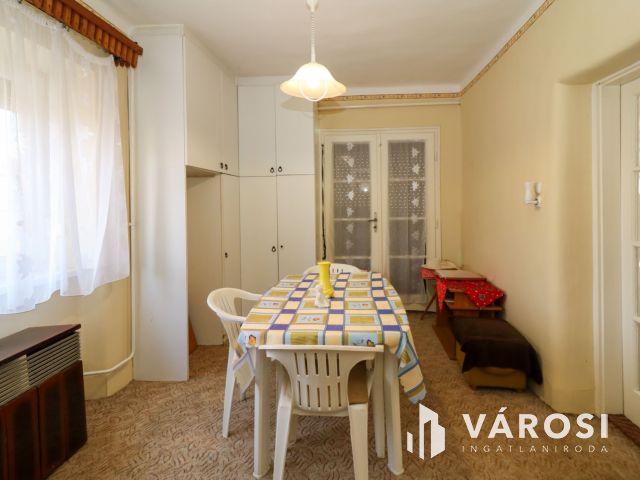 Eladó 3 szobás családi ház Újkígyóson, rendezett kerttel