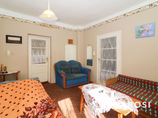 Eladó 3 szobás családi ház Újkígyóson, rendezett kerttel