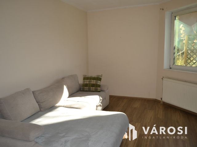 Csodás környezet Bándon, a telek végében patakkal!!