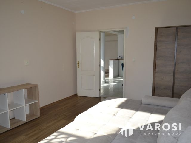 Csodás környezet Bándon, a telek végében patakkal!!