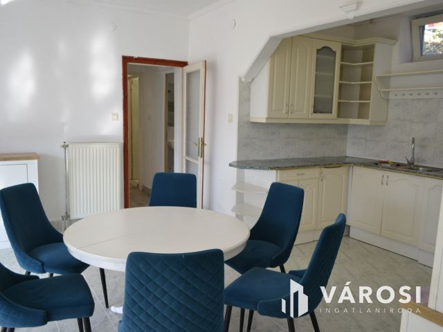 Csodás környezet Bándon, a telek végében patakkal!!