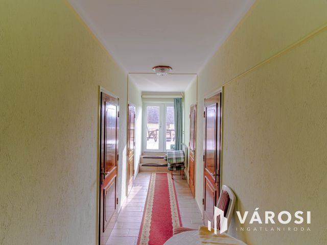 Panzió vagy akár társasház + egy 100 m2-es ház