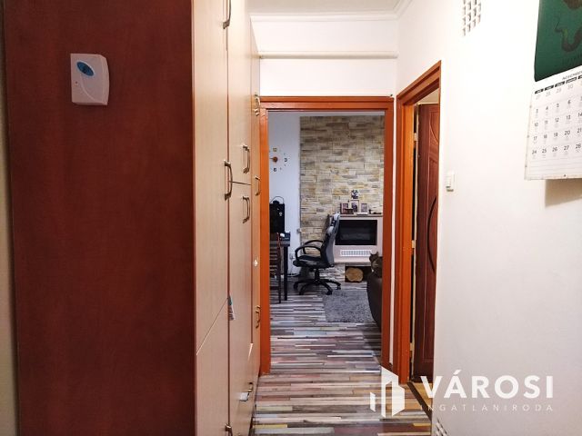 Igényesen felújított lakás a városközpont felett