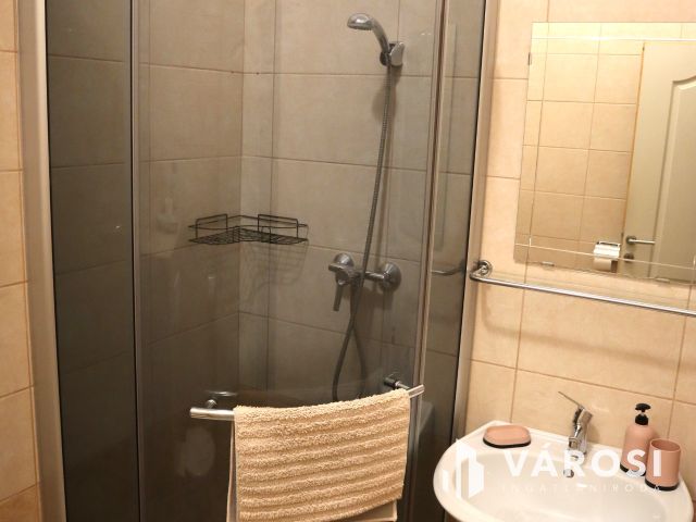 10 lakóegységes üdülőház Siófok Ezüstpartján eladó