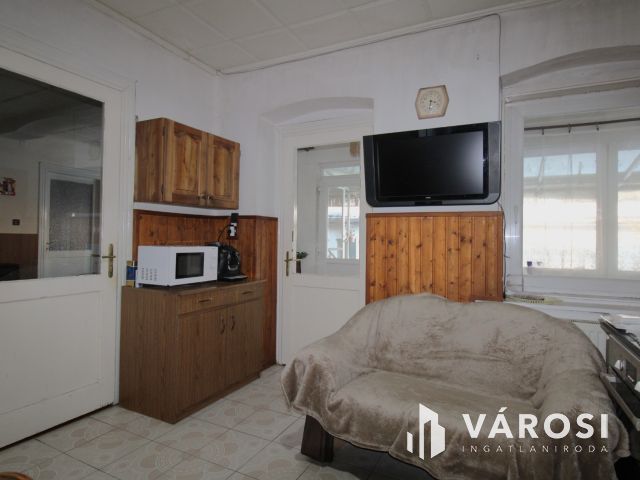 Vállalkozásra alkalmas családi ház Enyingen