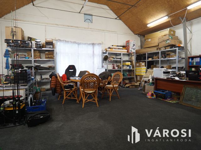 Déli városrészben, ipari övezetben,  Telephely eladó!