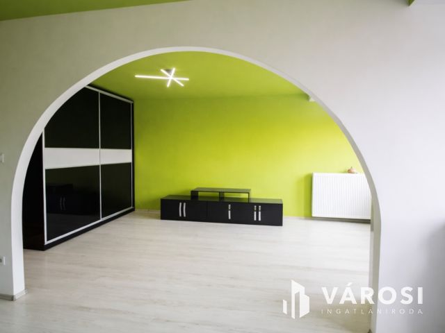 Modern lakás teljes berendezéssel Tótkomlóson