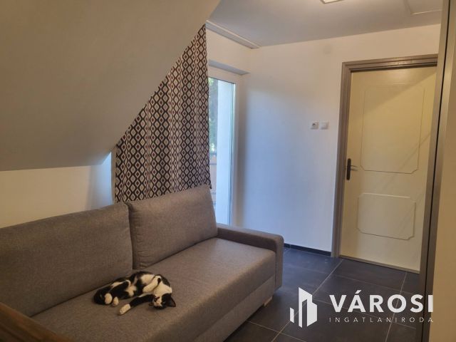 Kiváló, újszerű napelemes ikerfél Széplakon eladó