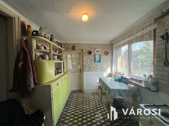 Barátságos, azonnal költözhető, 4 szobás vidéki házikó