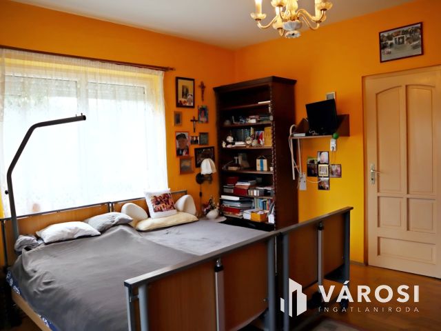 Balatonmáriafürdőn, családi ház, 150m-re a víztől