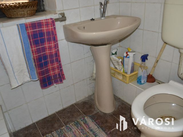 Felsőörsön Balatoni panorámás téliesített ingatlan eladó!