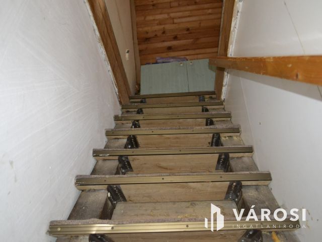 Felsőörsön Balatoni panorámás téliesített ingatlan eladó!