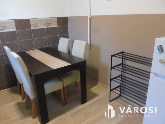 Tökéletes helyen,pénztárca barát kis lakás eladó.