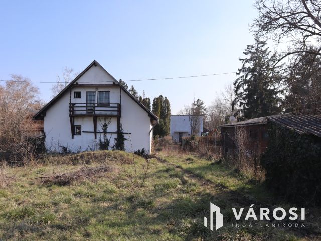 Full panorámás telek felújítandó, vagy bontandó házzal