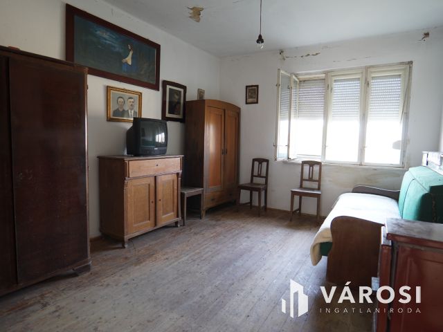 Természetközeli, szomszédmentes családi ház Bucsután!